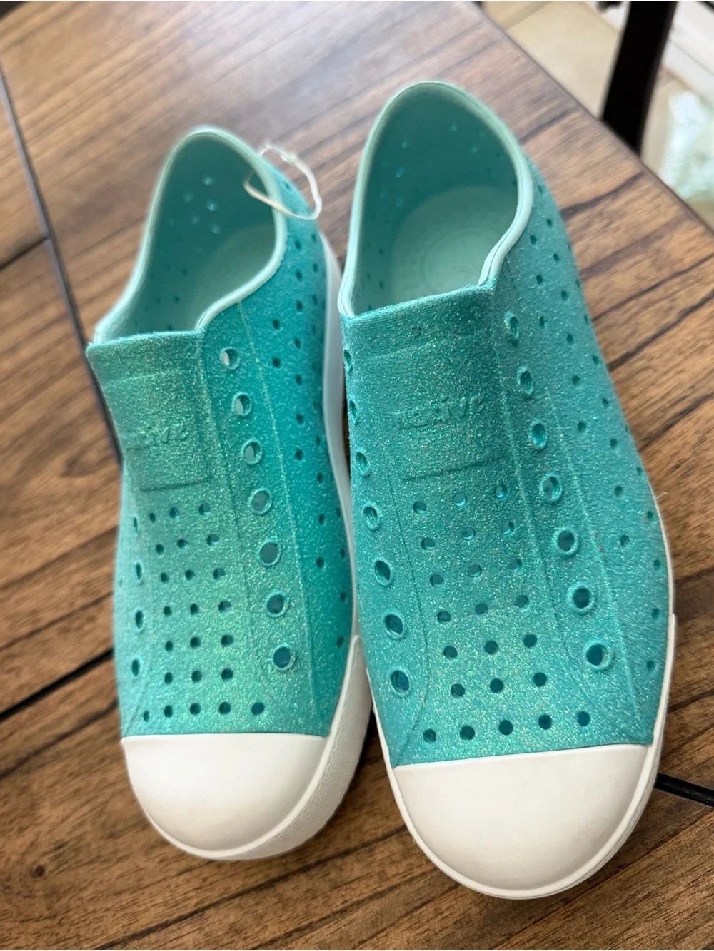 NATIVE Junior size shoes size J-3  Bling Glitter Slip-On Sneaker